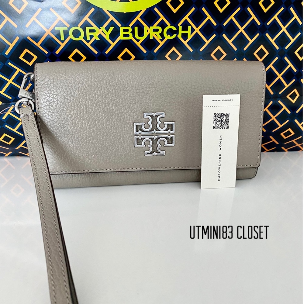🔲NEW🔲🎊Tory Burch Britten wallet/wristlet/clutch/full size wallet/leather - Picture 2 of 10